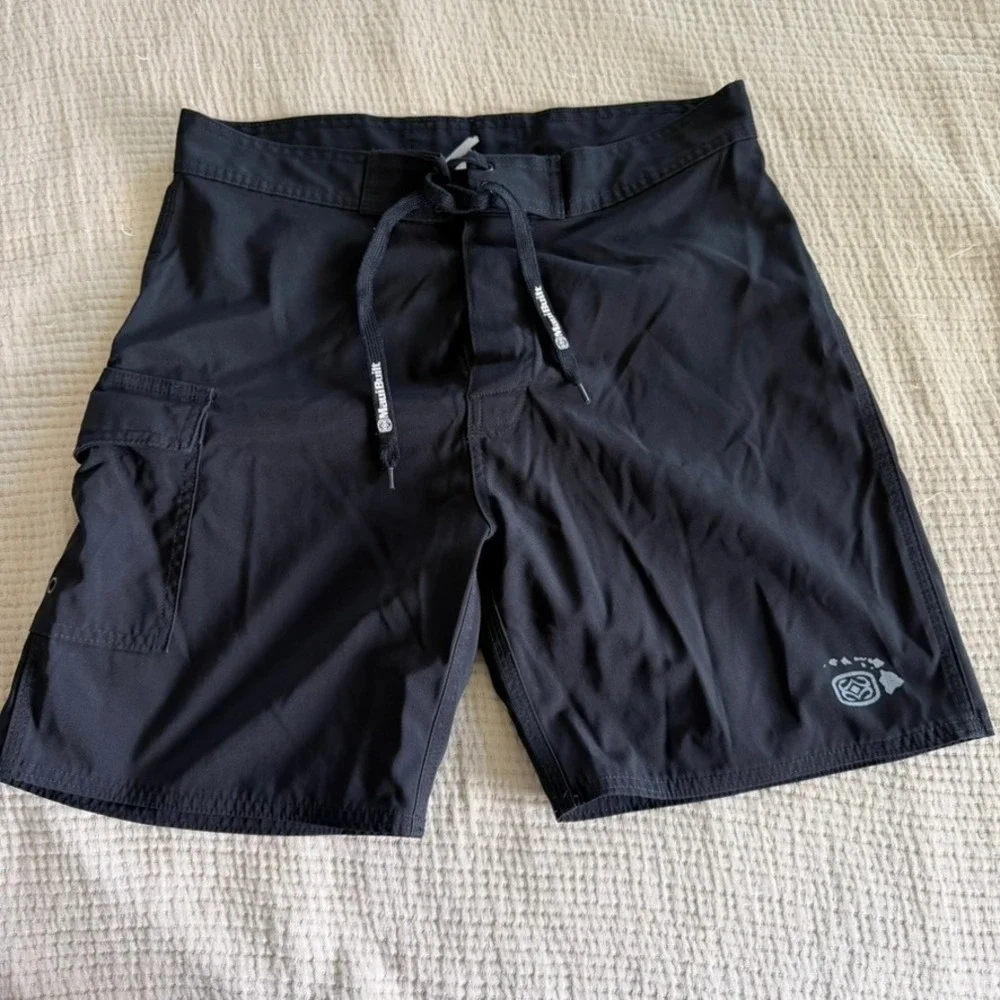 Maui Built Board Shorts Men Size 32 Black Cargo Pocket Lace Up Swim Trunks Surf